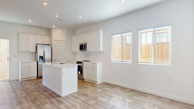 Building Photo - 3249 Carambola Ave