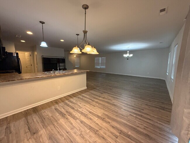 Foto del edificio - 101 Winstead Cir