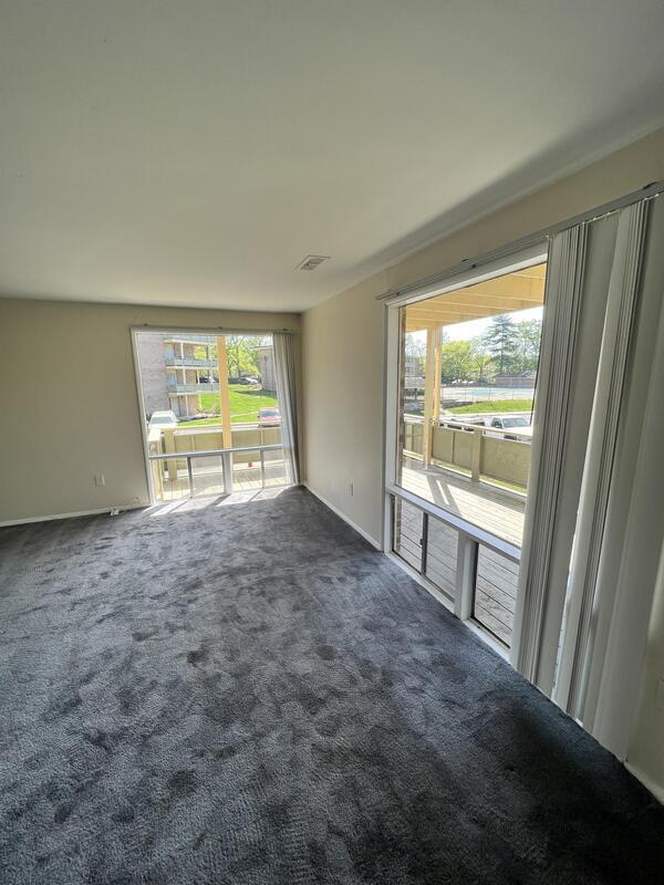 Foto del edificio - 7208-72C1 Donnell Pl