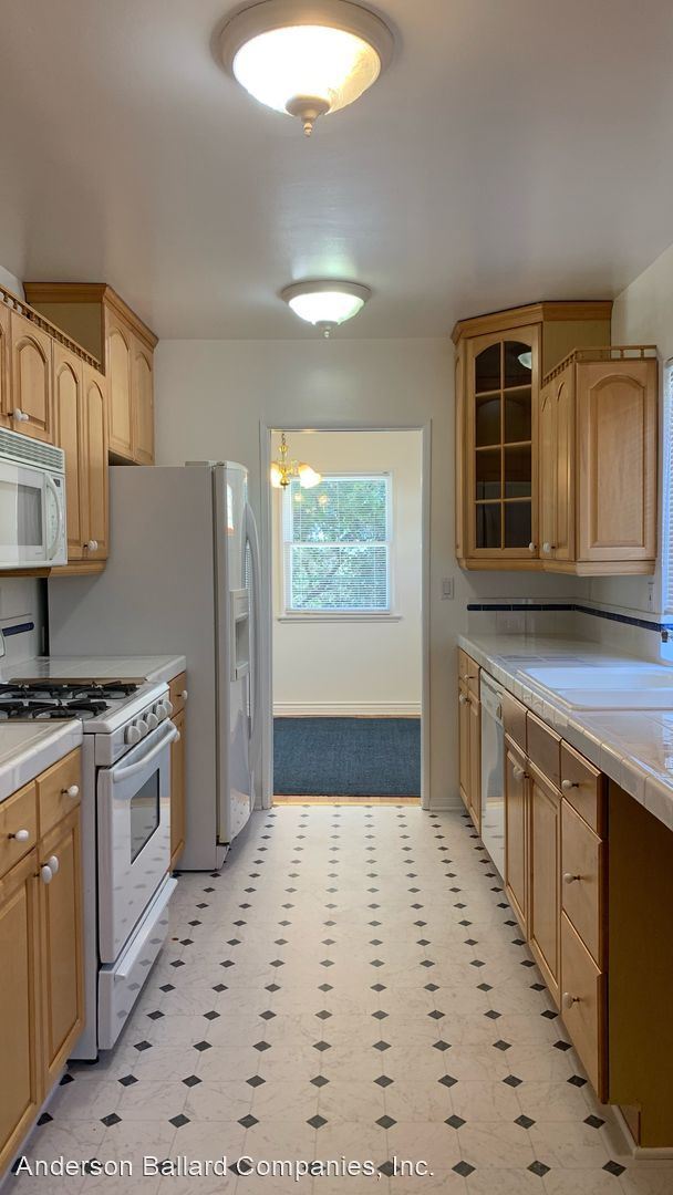 Building Photo - 3 br, 2 bath House - 9967 Cabanas Ave