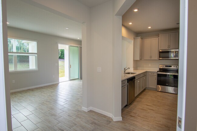 Building Photo - 11560 Rolling Green Dr