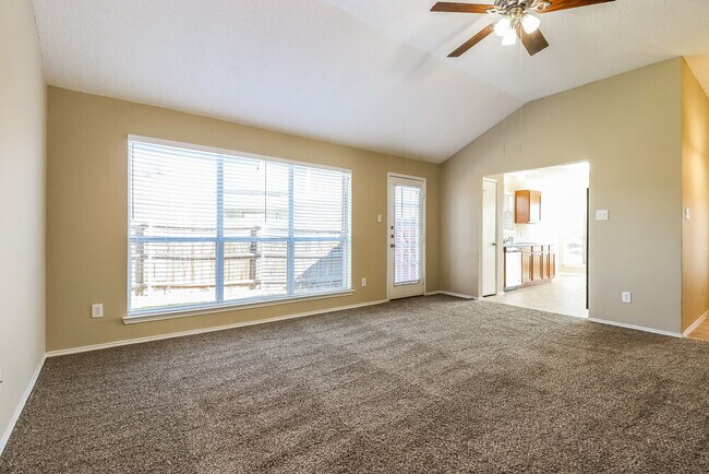 Foto del edificio - 10600 Copperwood Ln