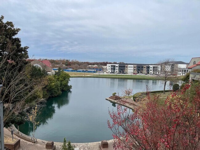 Building Photo - Room in 2 Bedroom Apartment at J M Keynes Dr