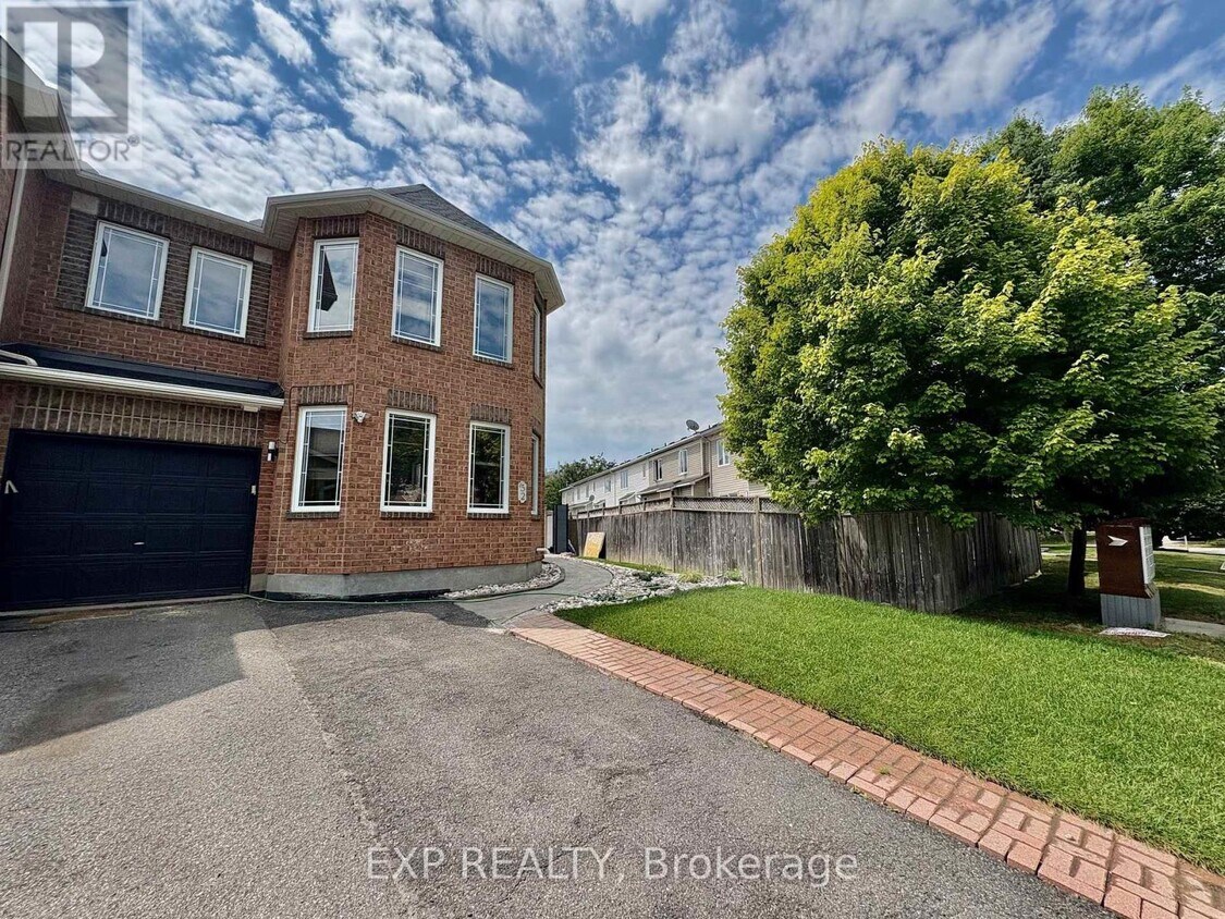 Primary Photo - 52 Collington St