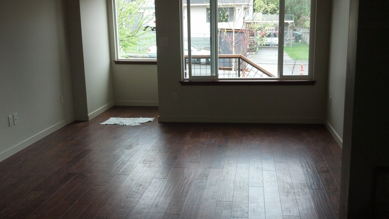 Building Photo - 937 N 90th St