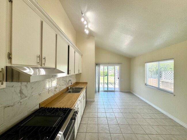 Foto del edificio - Lovely 3 bedroom single level home in Miss...