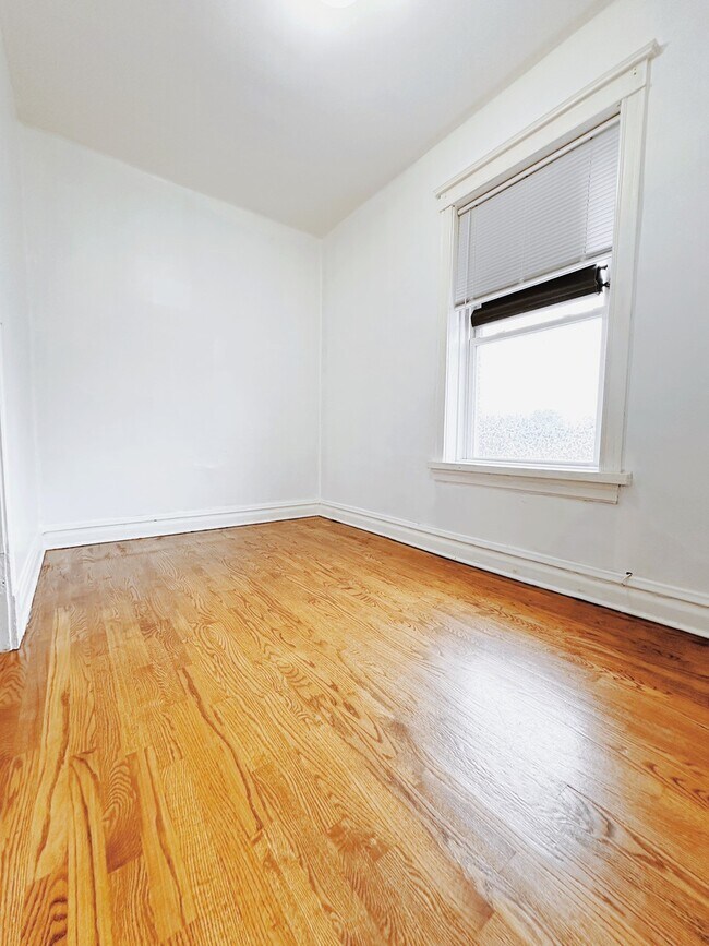 3347 S Emerald Ave, Chicago, IL 60616 House Rental in Chicago, IL