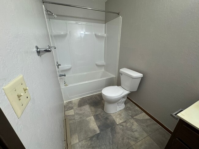 Building Photo - 213 9th Ave