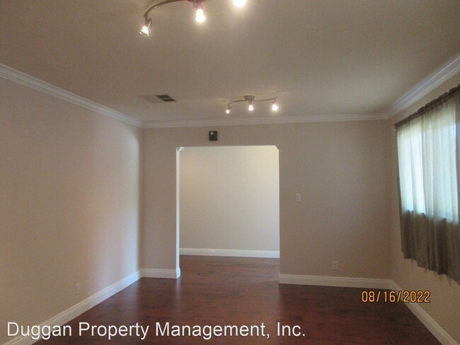 Building Photo - 3 br, 2.5 bath House - 16350 Kinzie St