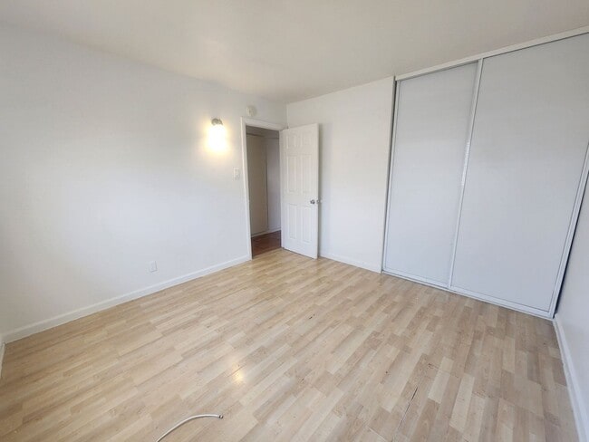Building Photo - COMING SOON! 2 BEDROOM HOME