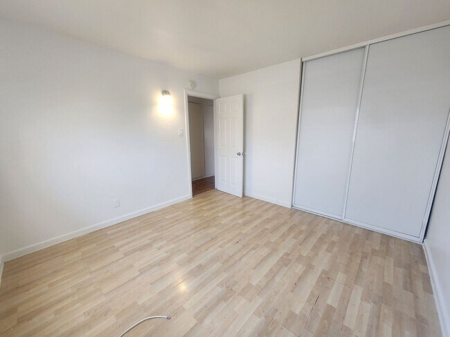 Foto del edificio - COMING SOON! 2 BEDROOM HOME