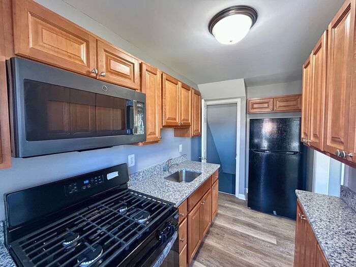 Primary Photo - Semidetached 3 bedroom