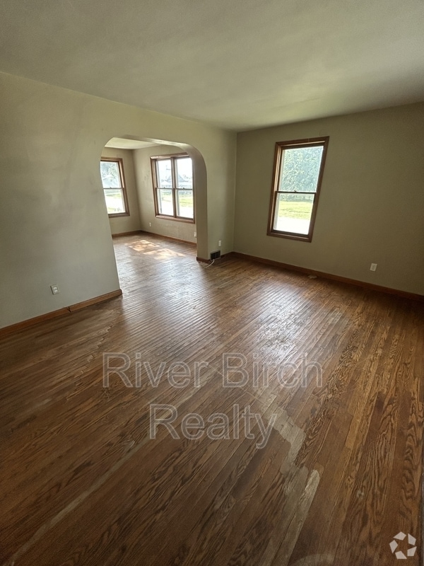 Building Photo - 1501 S 8th St