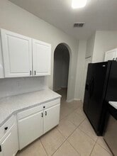 Building Photo - 895 Pipers Cay Dr