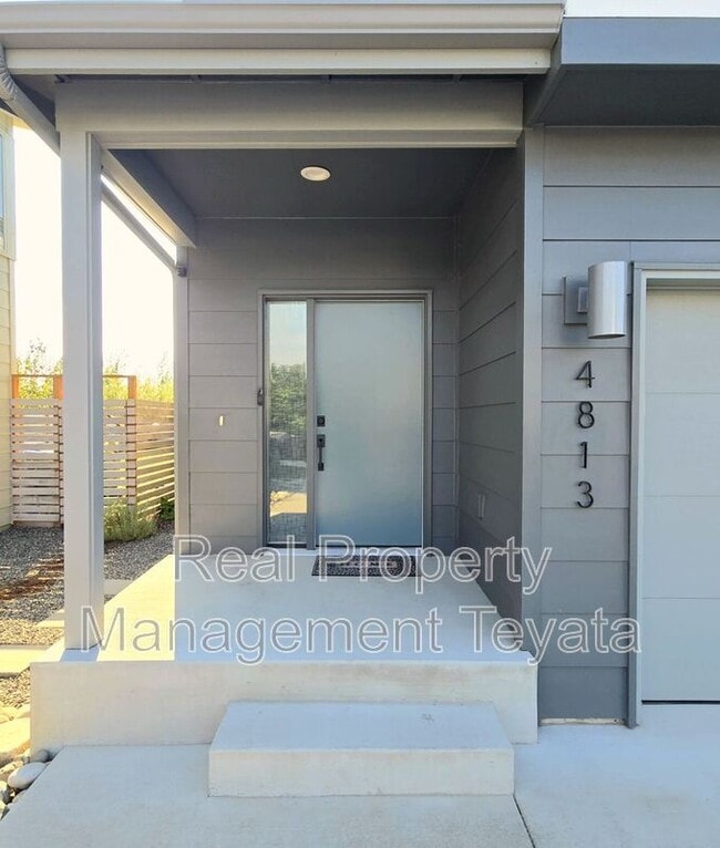 Building Photo - 4813 Springside St
