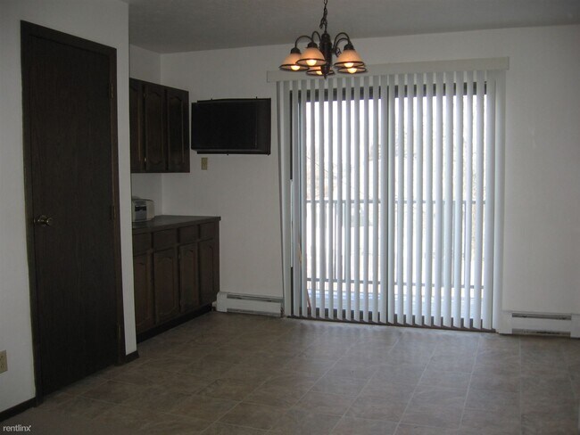Foto del edificio - 2220 E Divide Ave