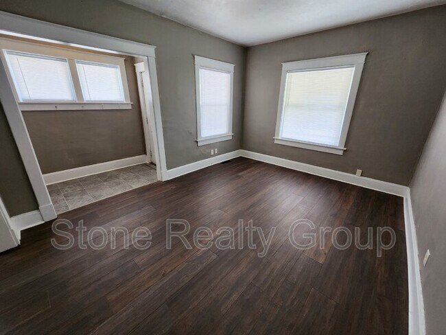 Building Photo - 1405 S 8th St