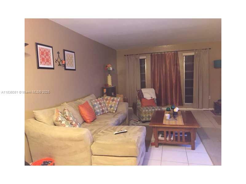 Foto principal - 10901 SW 78th Ave