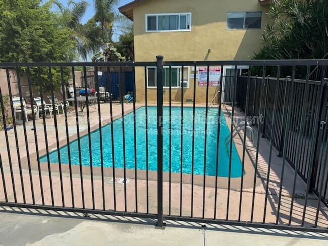 Foto del edificio - 10420 Imperial Hwy.