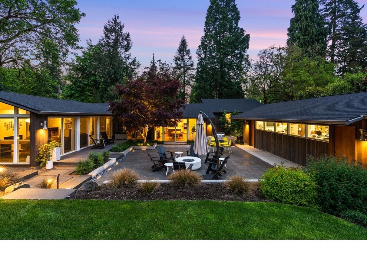 Entertainers Dream Home Sprawling MidCen... House Rental in