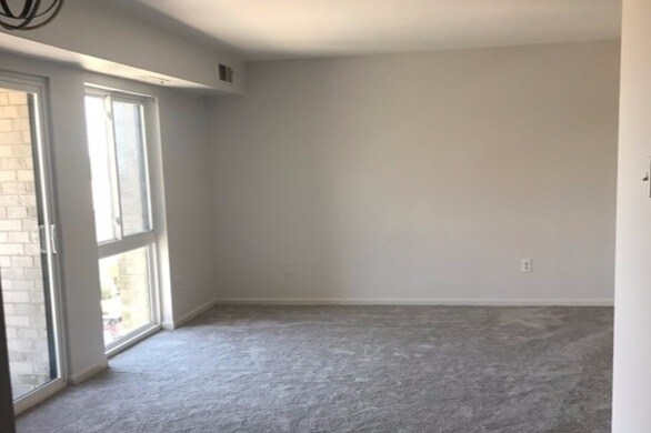 Foto principal - 6153 Edsall Rd