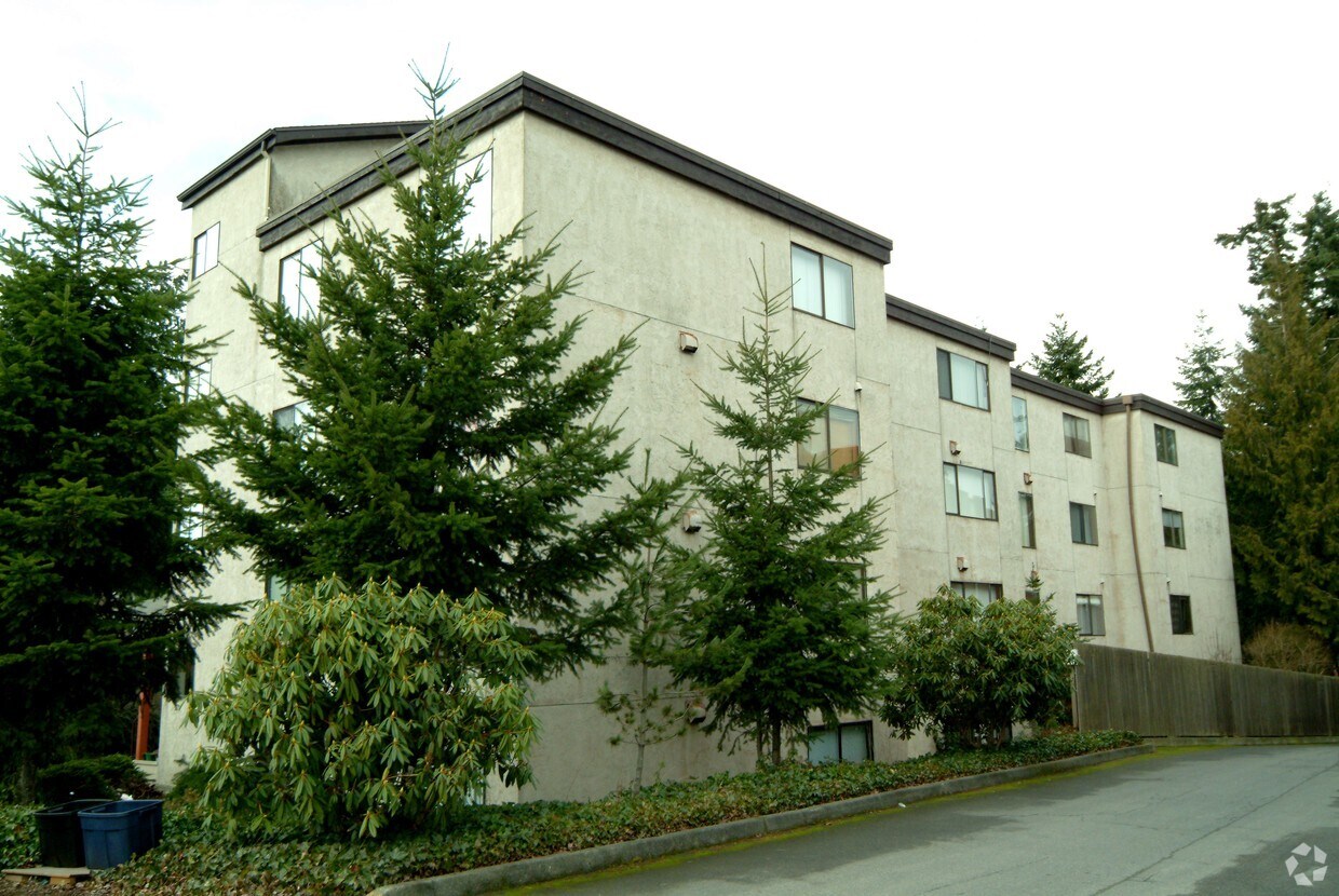 Building Photo - Wind Chimes