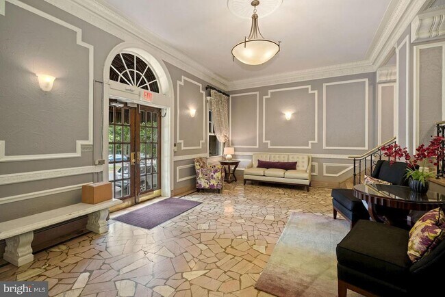 Foto del edificio - 2707 Adams Mill Rd NW