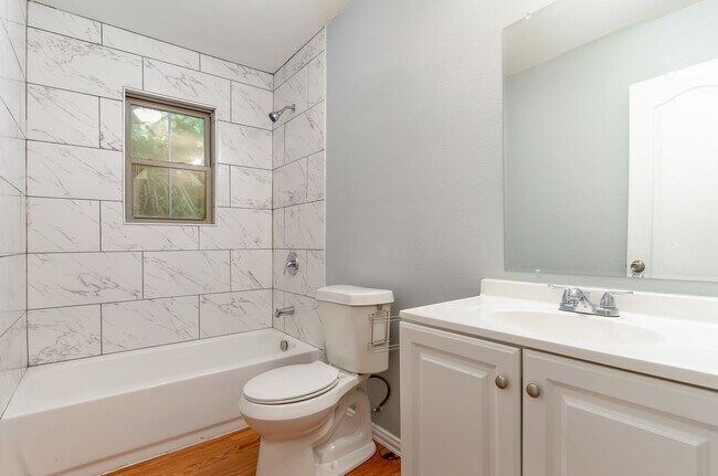 Foto del edificio - Beautiful affordable 4BD/2BA home!