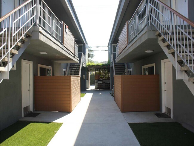 Foto del edificio - 10406 Culver Blvd