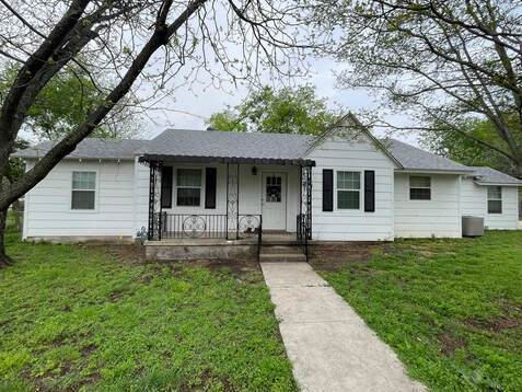 Primary Photo - Spacious, beautiful 3 bedroom 2 bath on co...