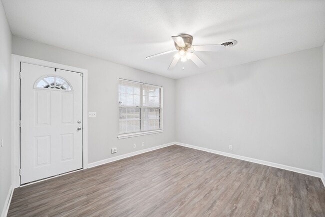 Building Photo - 101 Gail St