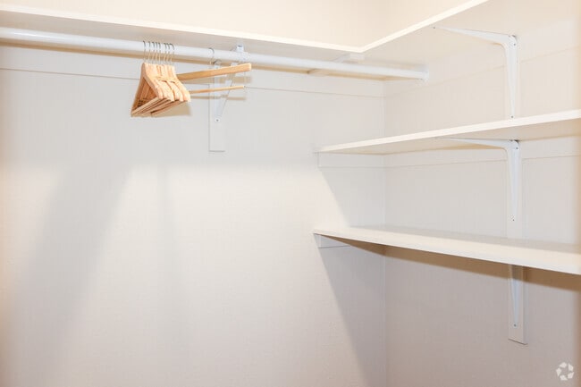 1BD, 1BA - 880SF - Wintergreen Apartments