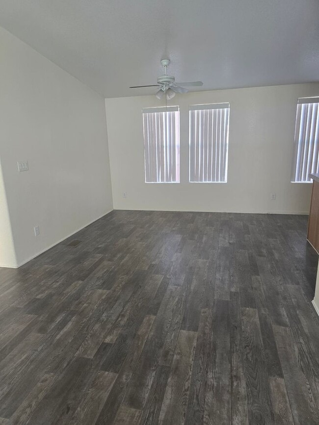 Foto del edificio - 1915 N Park Ave