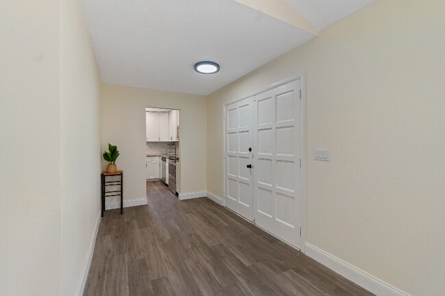 Building Photo - 47 Farragut Dr