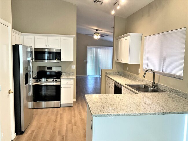 Building Photo - 918 S Vegas