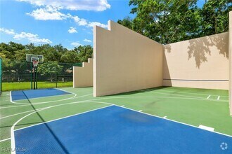 Building Photo - 9140 Greenleaf Ct