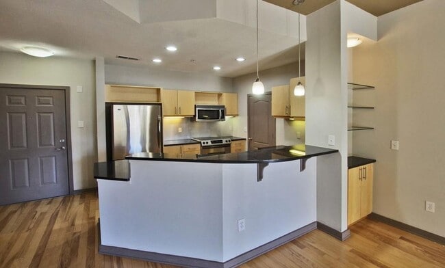 Foto del edificio - 390 17th St NW