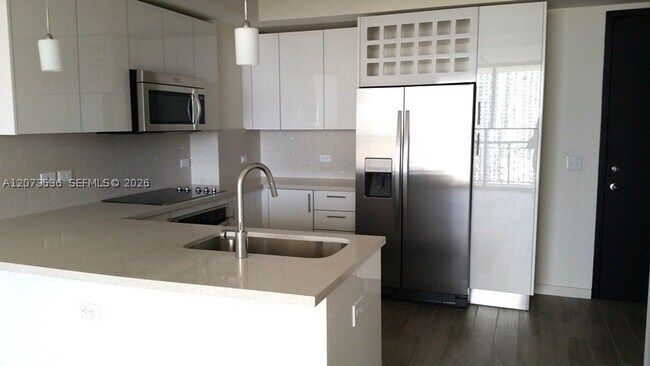 Foto del edificio - 999 SW 1st Ave
