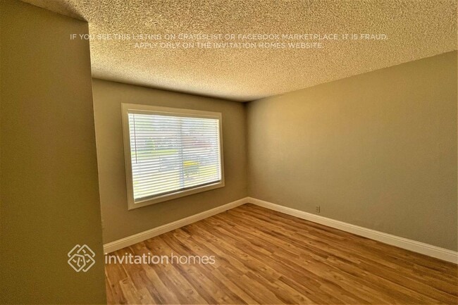 Building Photo - 6005 N Haven Dr