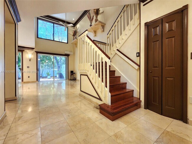 Foto del edificio - 21028 NE 34th Ct