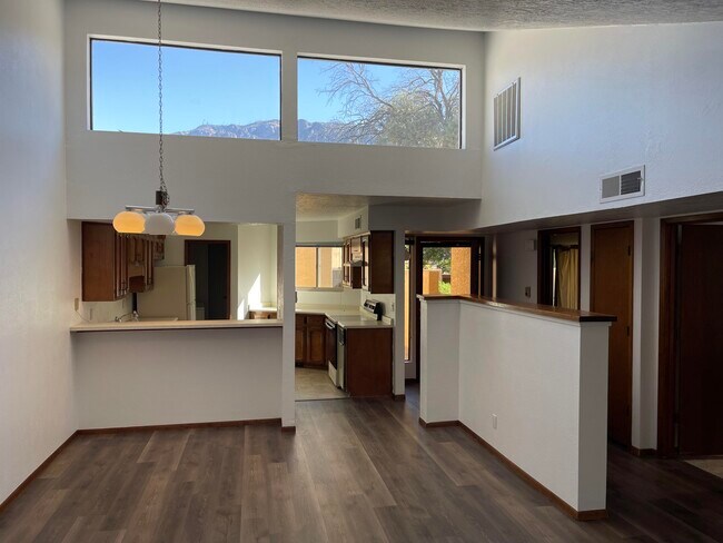 Foto del edificio - 830 Live Oak Rd NE