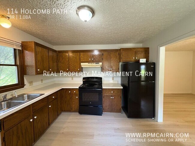 Foto del edificio - 114 Holcomb Path Rd