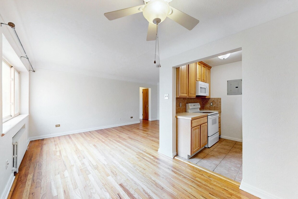 Photo - 733 E 2nd Ave #304