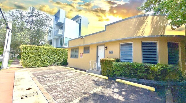 Foto del edificio - 145 N Shore Dr