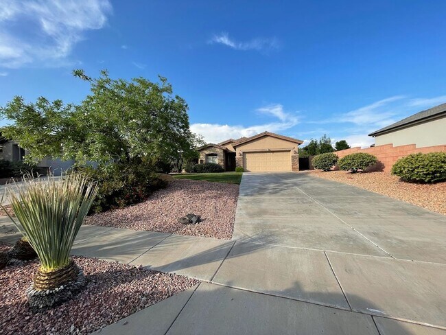 Foto del edificio - Beautiful 3 Bedroom Home in Coral Canyon!