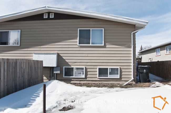 Building Photo - North Lethbridge
