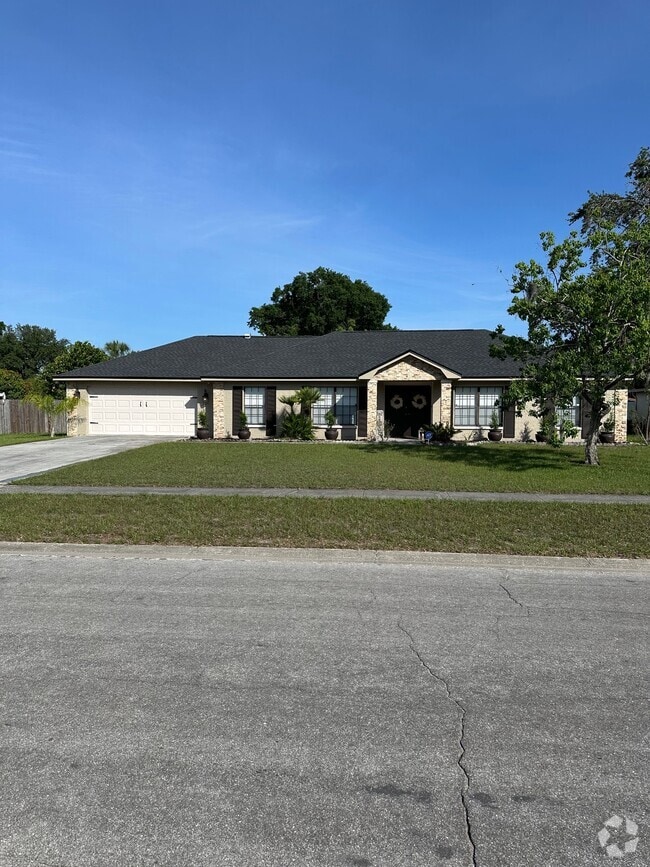 Building Photo - 7216 Woodbrook Dr