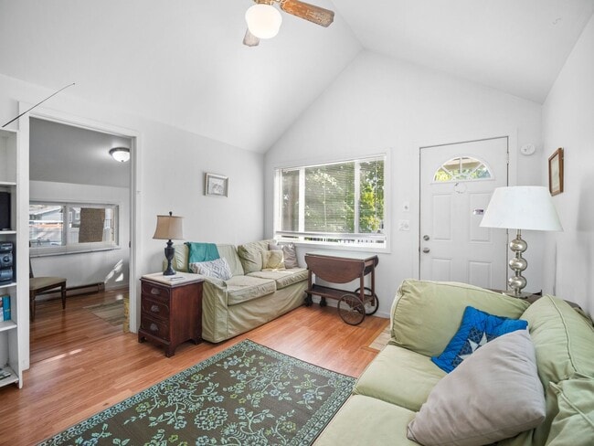 Building Photo - Cozy 1-Bedroom Rental – All Utilities Incl...