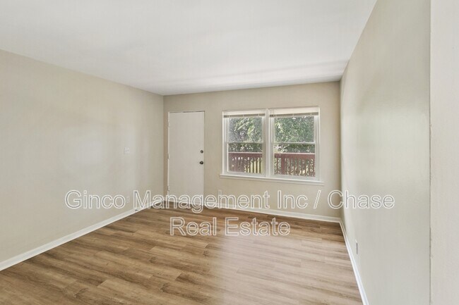 Foto del edificio - 991 Tollview Ave