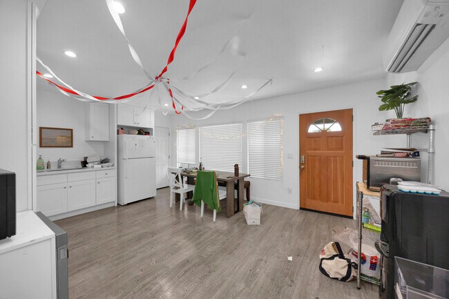 Foto del edificio - 570 N Cambridge St